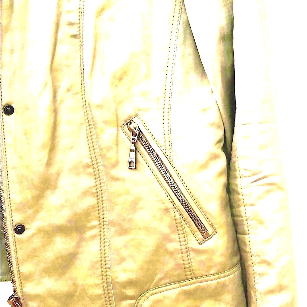 Basler cropped jacket. lots of details. - Picture 8 of 8